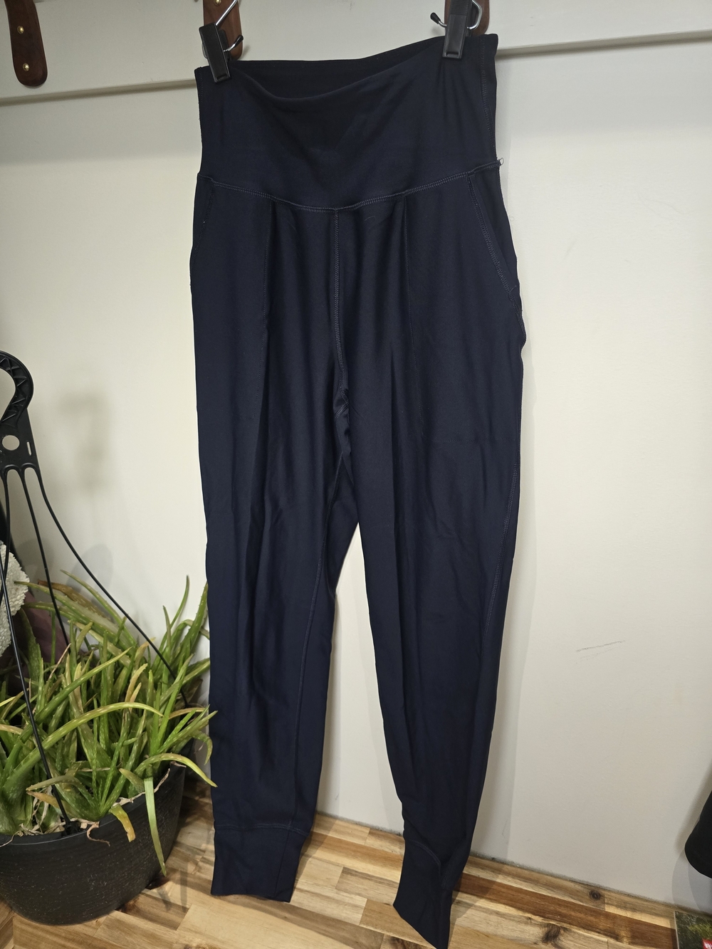 Old Navy Dark Navy High-Rise Performance Joggers